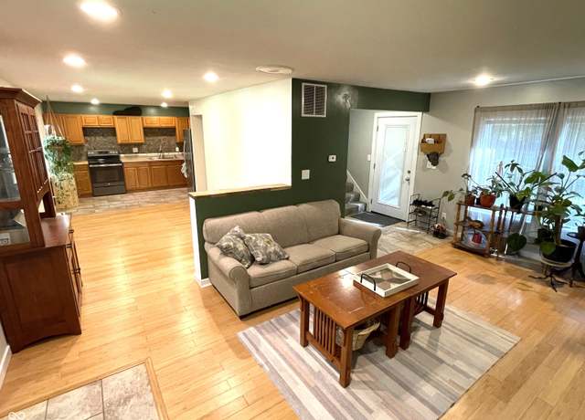 Property at 3876 E Glenwood Dr, Martinsville, IN 46151, 3 beds, 2.5 baths