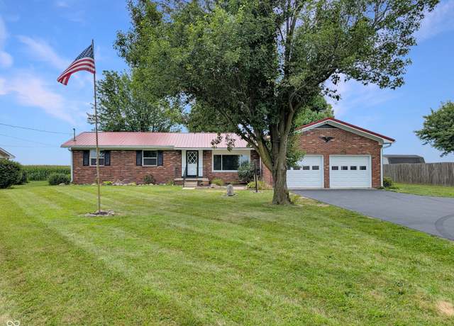 Property at 1809 E Kelly Rd, Frankfort, IN 46041, 3 beds, 2 baths