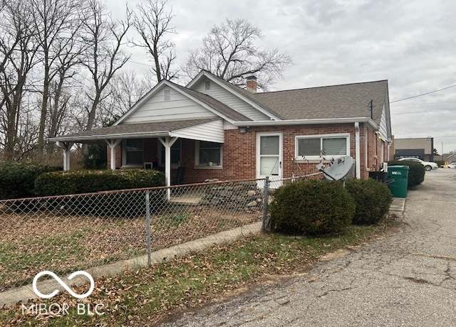 Property at 715 W Main St, Plainfield, IN 46168, 2 beds, 1.5 baths