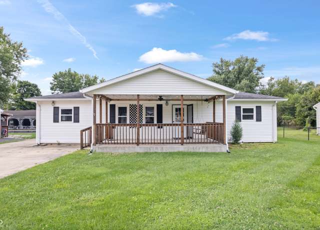 Property at 207 Center Dr, Mooresville, IN 46158, 3 beds, 1 bath