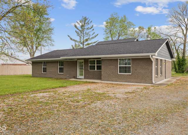 Property at 5168 E Walnut Dr, Mooresville, IN 46158, 3 beds, 2 baths