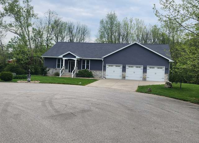 Property at 5415 S Chalmers Ct, Bloomington, IN 47403, 4 beds, 3.5 baths