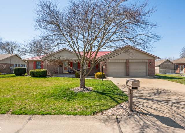 Property at 416 Hedge Ct W, Seymour, IN 47274, 3 beds, 2.5 baths