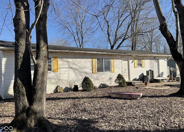 Property at 435 S Spicer Dr, Austin, IN 47102, 3 beds, 1 bath