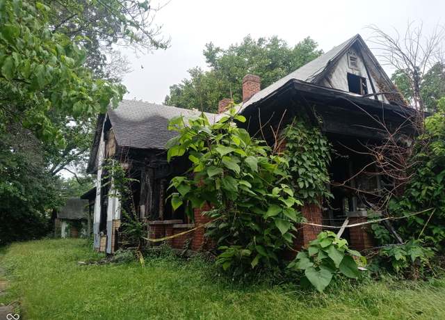 Property at 925 S 10th St, Terre Haute, IN 47807, 3 beds, 1 bath