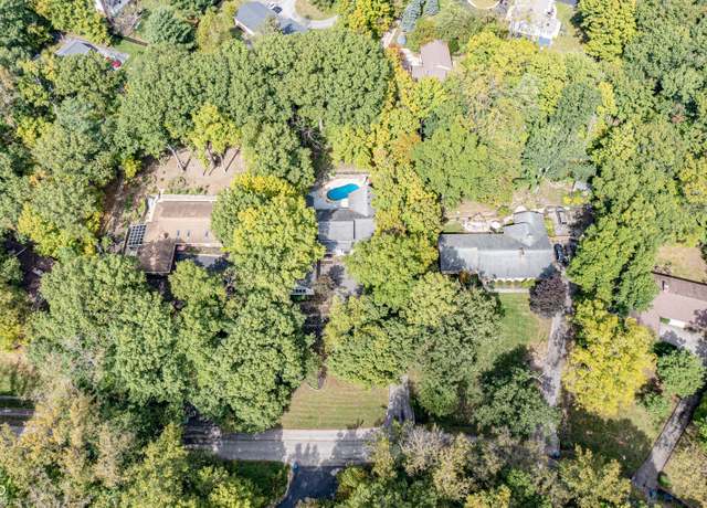 Property at 8954 Briarclift Rd, Indianapolis, IN 46256, 3 beds, 2.5 baths