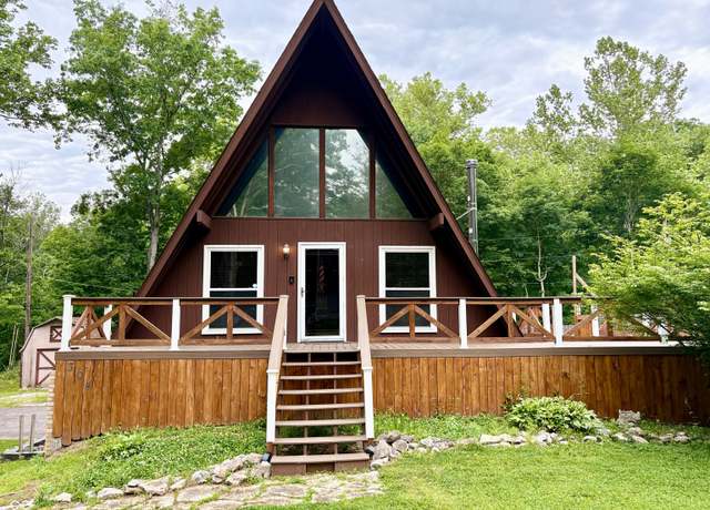 Property at 304 Oakridge Dr, North Vernon, IN 47265, 3 beds, 2 baths