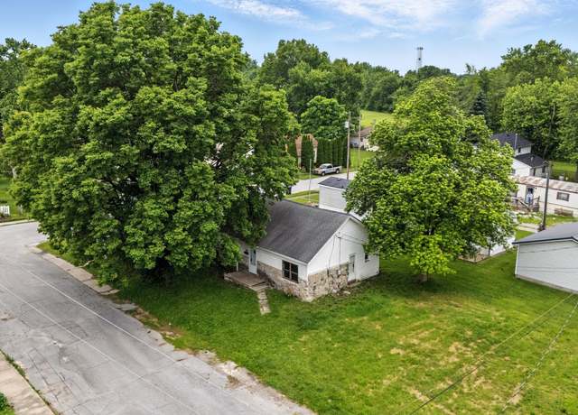 Property at 356 S 7th St, Frankfort, IN 46041, 2 beds, 1 bath