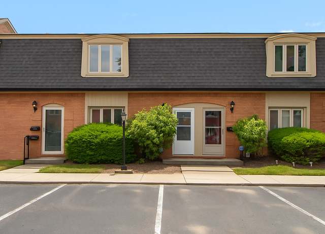 Property at 1131 Canterbury Sq S, Indianapolis, IN 46260, 2 beds, 1.5 baths