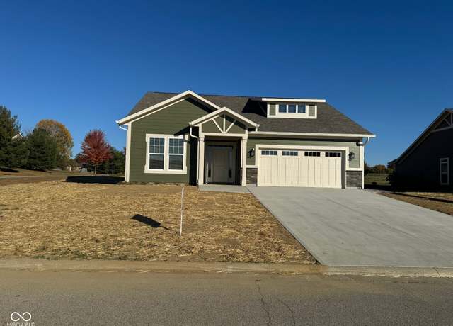 Property at 1010 S Lakeview Dr, Brazil, IN 47834, 3 beds, 2 baths