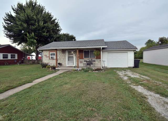 Property at 689 S Lincoln St, Martinsville, IN 46151, 2 beds, 1 bath