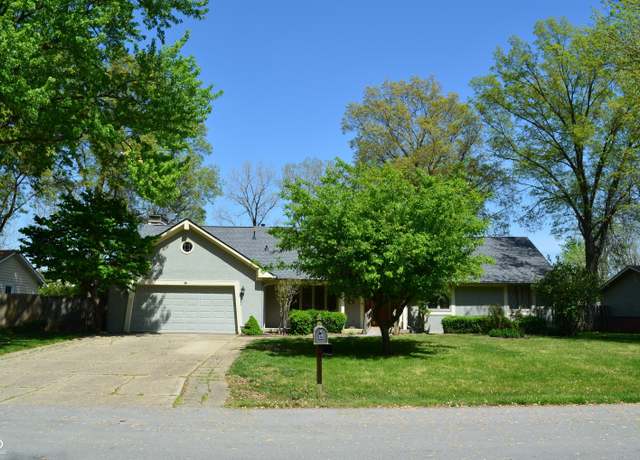 Property at 931 Beech Dr, Greenwood, IN 46142, 3 beds, 2 baths