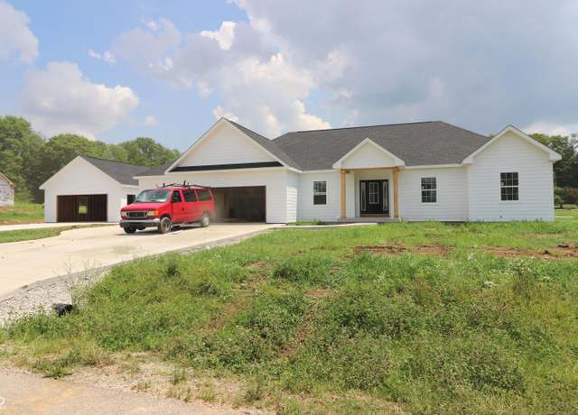 Property at 1132 Redwood Dr, Crawfordsville, IN 47933, 3 beds, 2.5 baths