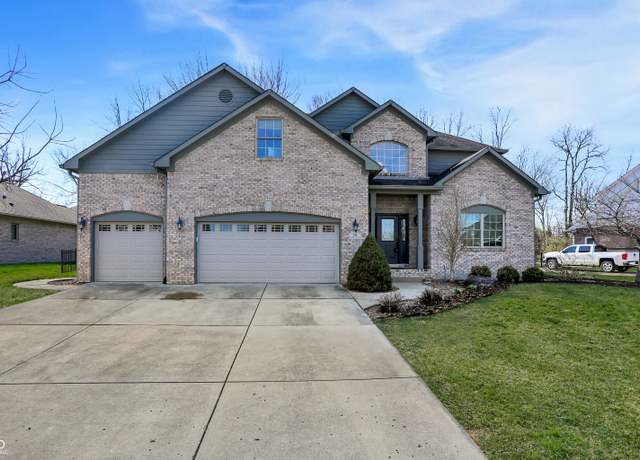 Property at 545 Walnut Woods Dr, Greenwood, IN 46142, 5 beds, 4 baths