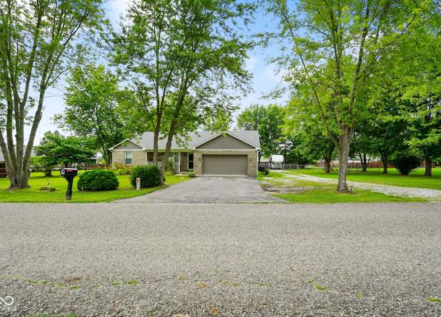 Property at 6020 E Smokey View Rd, Mooresville, IN 46158, 3 beds, 2 baths