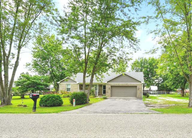 Property at 6020 E Smokey View Rd, Mooresville, IN 46158, 3 beds, 2 baths