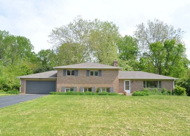 Property at 7027 Creekside Ln, Indianapolis, IN 46220, 4 beds, 2.5 baths