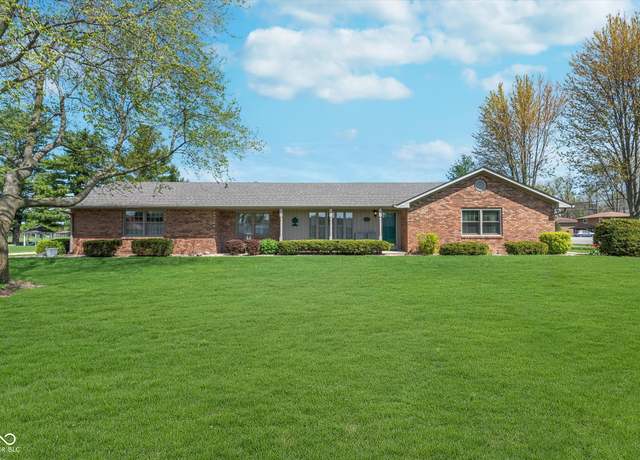 Property at 990 Broadway Dr N, Plainfield, IN 46168, 3 beds, 2 baths