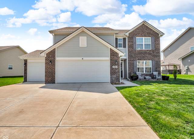 Property at 546 Freedom Dr, Pittsboro, IN 46167, 5 beds, 3 baths
