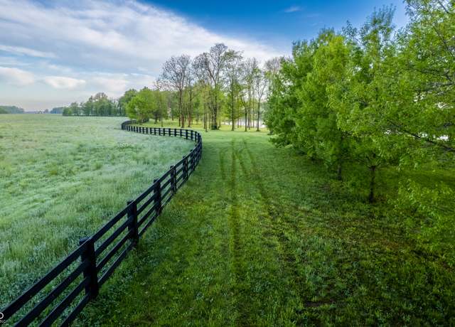 Property at 9175 Highpointe Ln, Zionsville, IN 46077