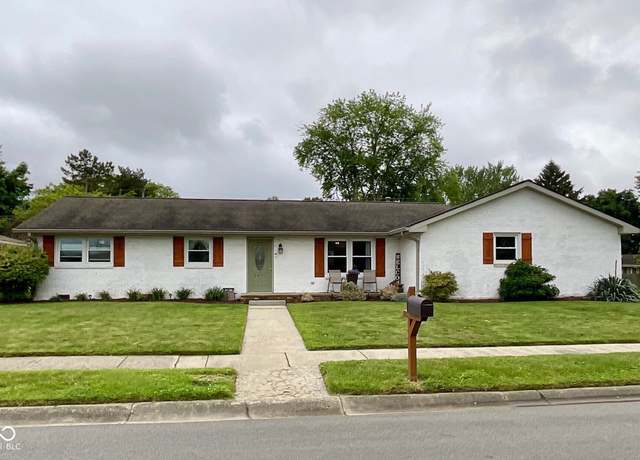 Property at 4625 Woodcrest Dr, Columbus, IN 47203, 3 beds, 2 baths