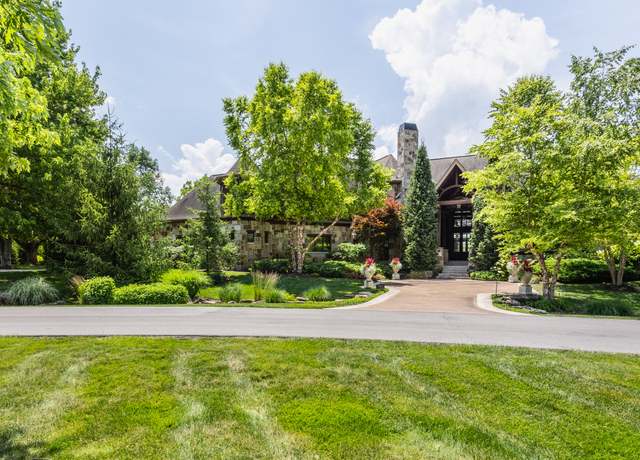 Property at 18 Lost Run Ln, Zionsville, IN 46077, 5 beds, 6.5 baths