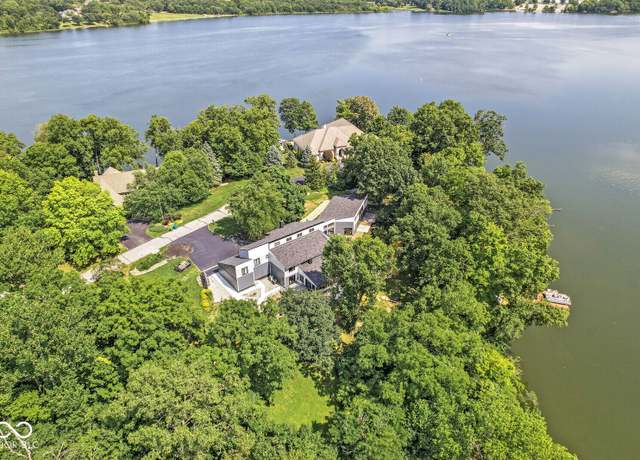 Property at 8315 Eagle Crest Ln, Indianapolis, IN 46234, 5 beds, 5.5 baths