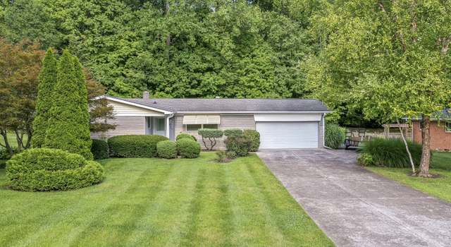 Photo of 6329 Wood Knoll Ln, Indianapolis, IN 46260