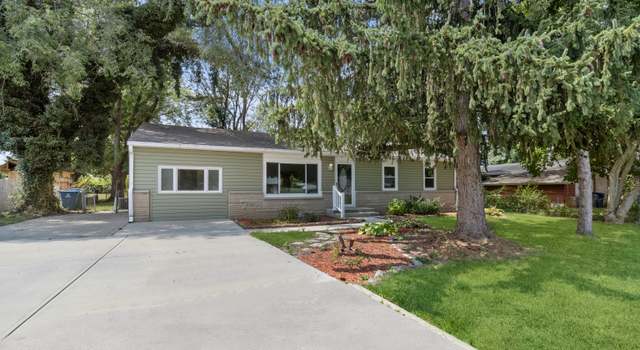Property at 341 Lakeview Dr, Noblesville, IN 46060, 4 beds, 2 baths