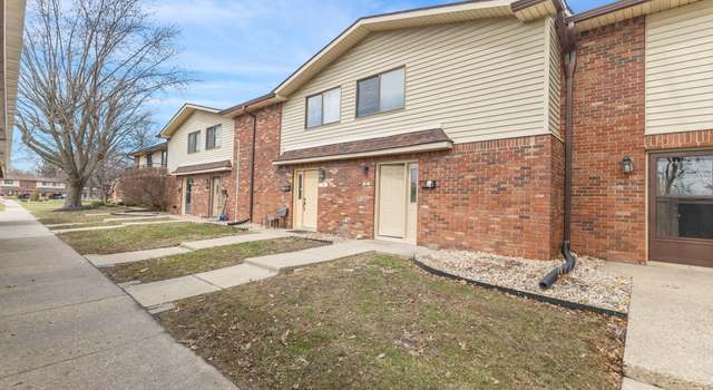 Photo of 8 Greenwood Trail Dr S, Greenwood, IN 46142