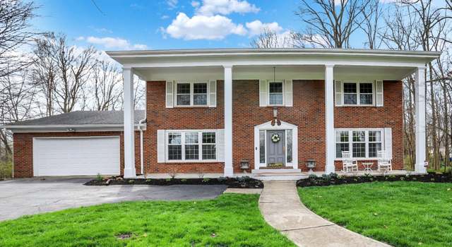 Photo of 40 Twinshore Ct, Carmel, IN 46033
