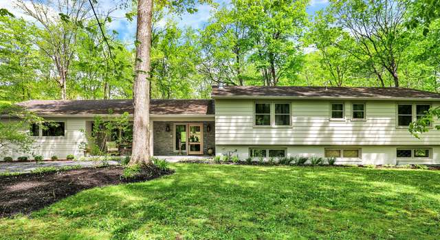 Photo of 8990 Pickwick Dr, Indianapolis, IN 46260