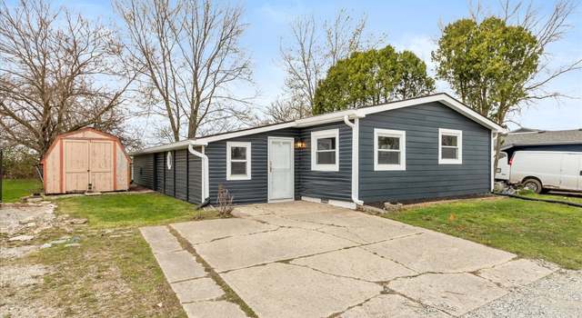 Photo of 14 Fountain Lake Dr, Greenfield, IN 46140