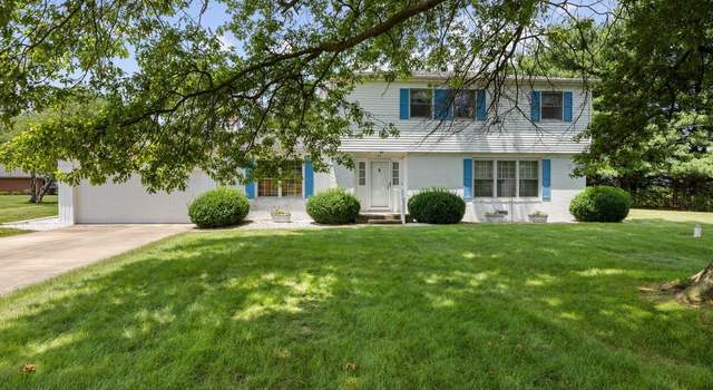 Photo of 32 W Northeast Ct, Shelbyville, IN 46176