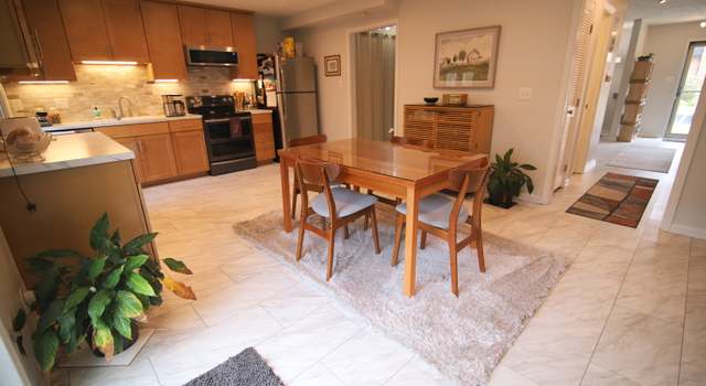 Photo of 8514 Canterbury Sq W, Indianapolis, IN 46260