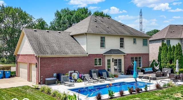 Photo of 4233 Dartmoor Dr, Greenwood, IN 46143