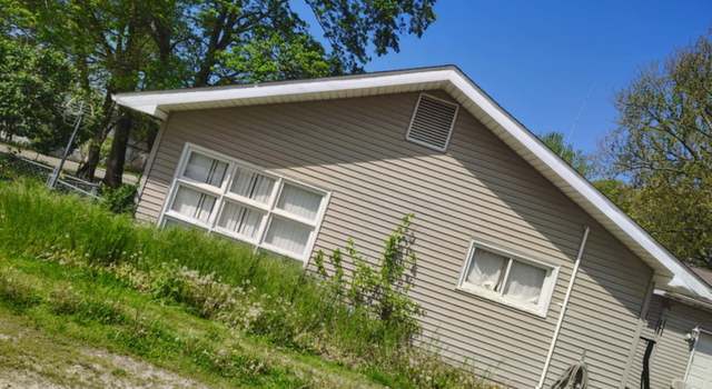 Photo of 31 W Trinity Ave, Clinton, IN 47842