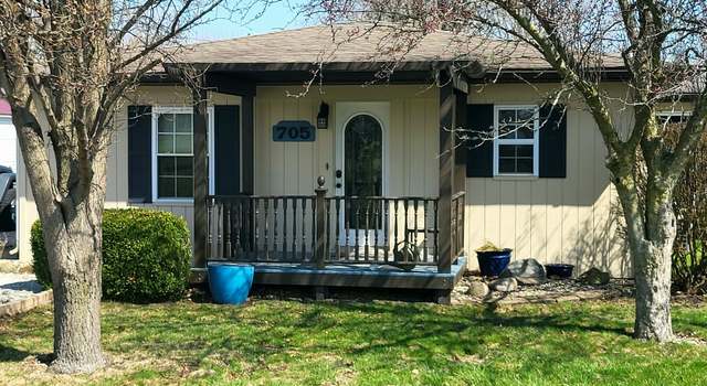 Photo of 705 S Warren St, West Lebanon, IN 47991
