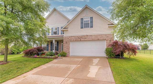 Photo of 7725 Sleeping Ridge Dr, Indianapolis, IN 46217
