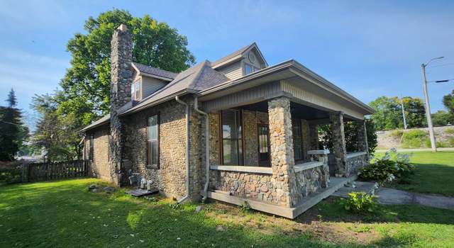 Photo of 237 N Poplar St, Morristown, IN 46161