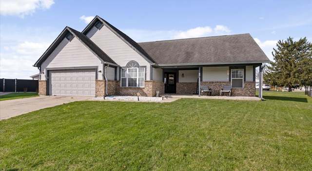 Photo of 2309 Eagle Brook Dr, Shelbyville, IN 46176