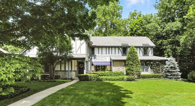 Photo of 380 Raintree Dr, Zionsville, IN 46077