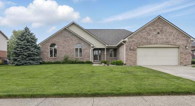 Photo of 105 Meadowview Ln, Greenwood, IN 46142