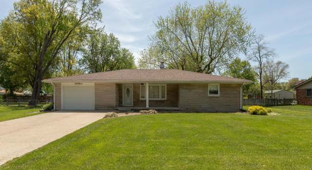 Photo of 800 Greenbrier Dr, Seymour, IN 47274