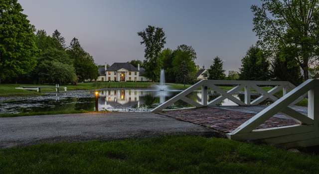 Photo of 8155 Hunt Club Rd, Zionsville, IN 46077
