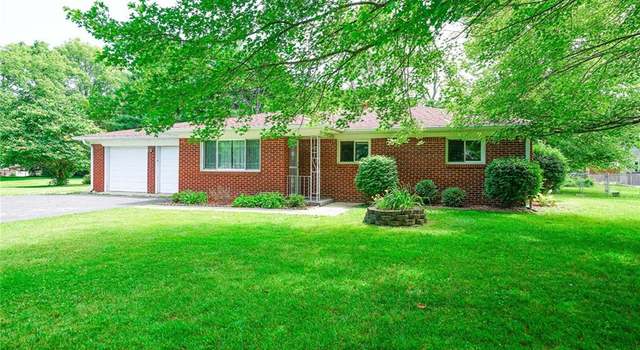 Photo of 159 N Welker Dr, Greenfield, IN 46140