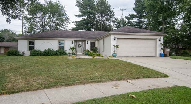 Photo of 3335 Woodcrest Ct, Columbus, IN 47203