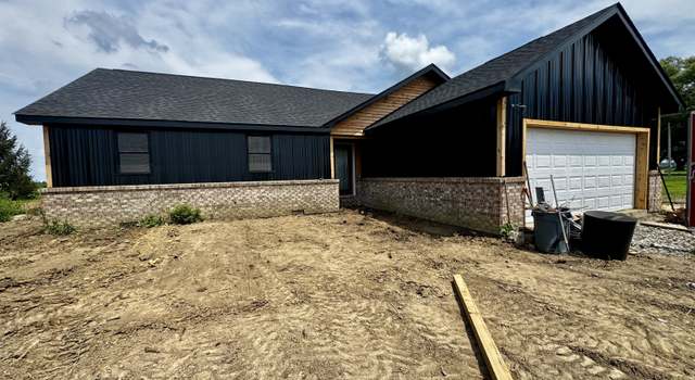 Photo of 322 E 900 S, Ladoga, IN 47954