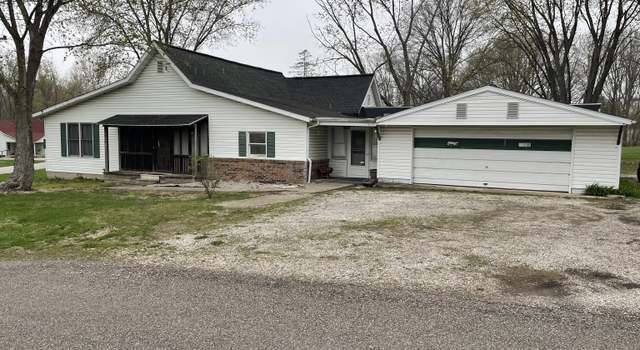 Photo of 401 Lincoln Ave, Cloverdale, IN 46120