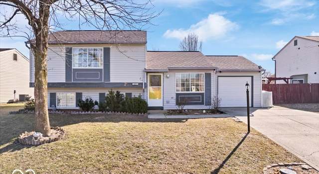 Photo of 637 Woods Crossing Dr, Indianapolis, IN 46239